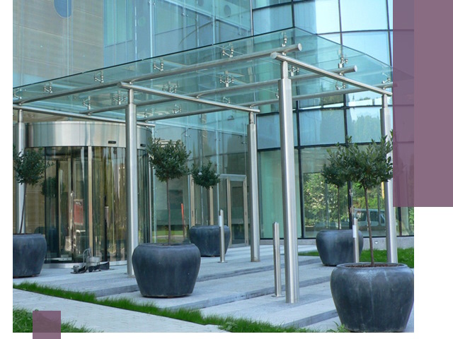 Навесы из стекла на заказ в Удомле — монтаж и установка